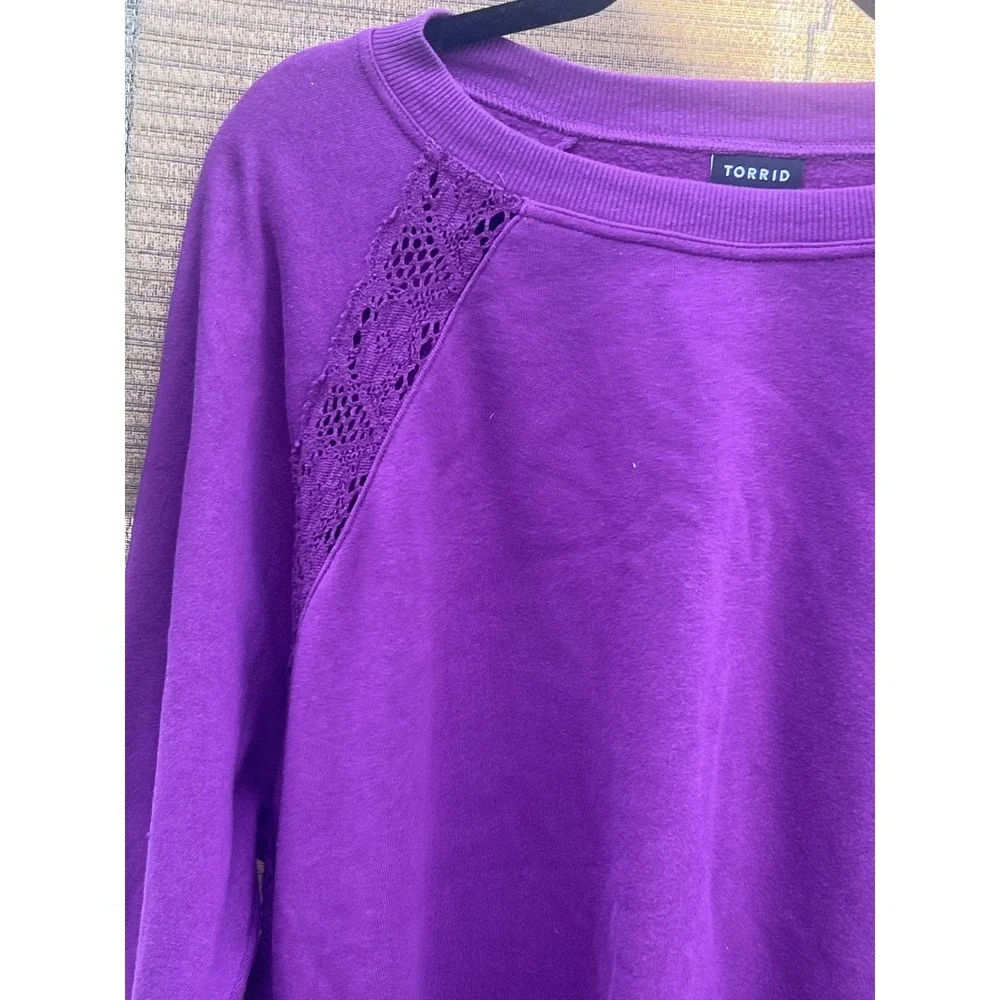 Torrid Fleece Crew Neck Lace Pullover Sweater - Plum Caspia Size 1X - Picture 2 of 5